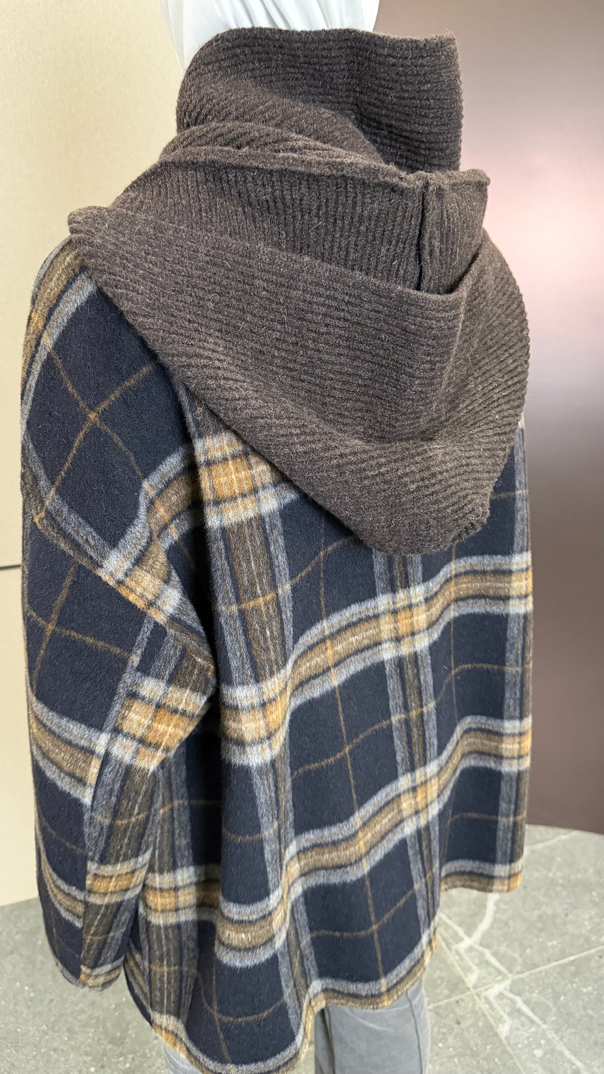 Detachable hood coat